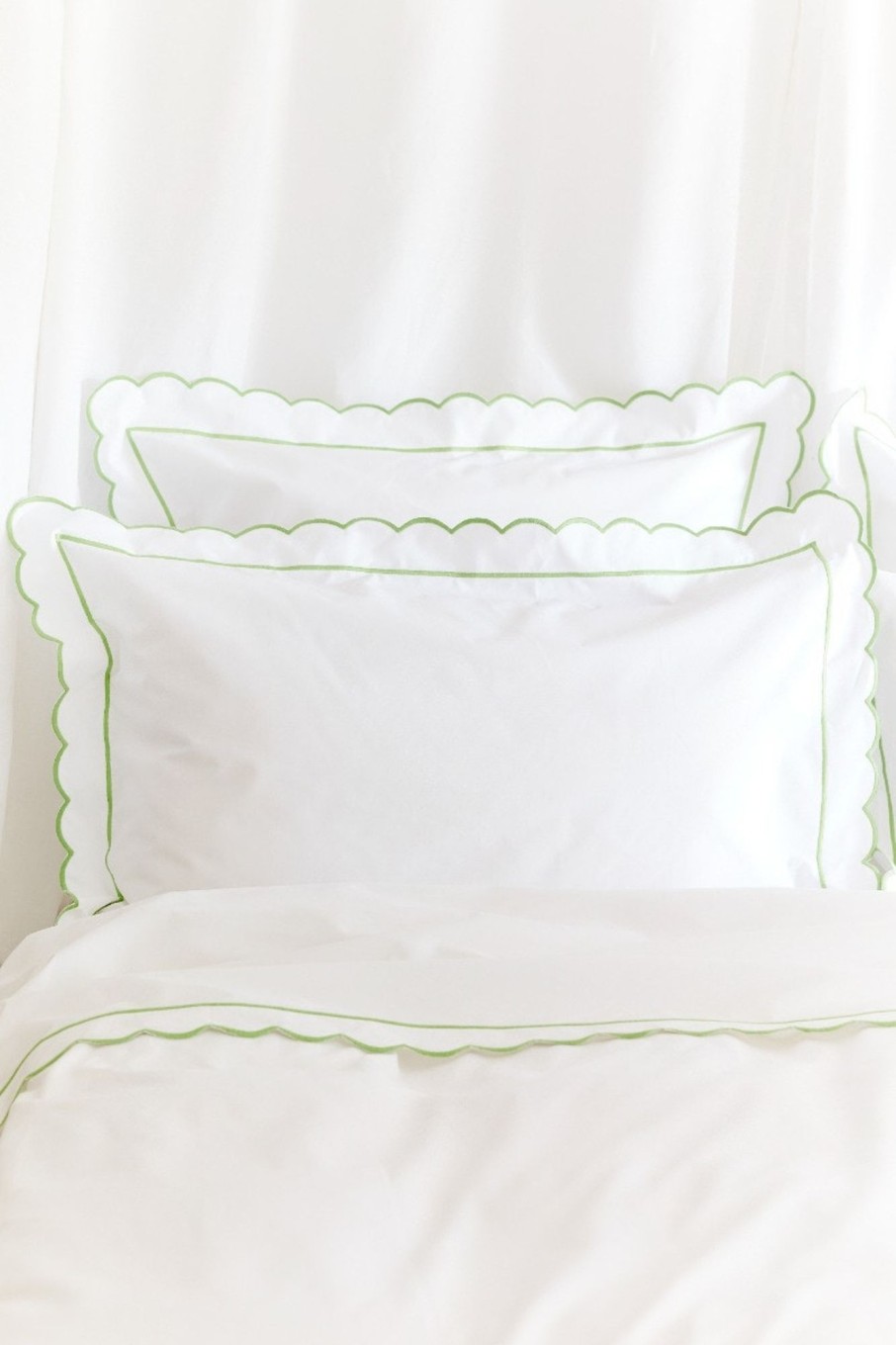 Green Scalloped Emperor Flat Sheet Hot