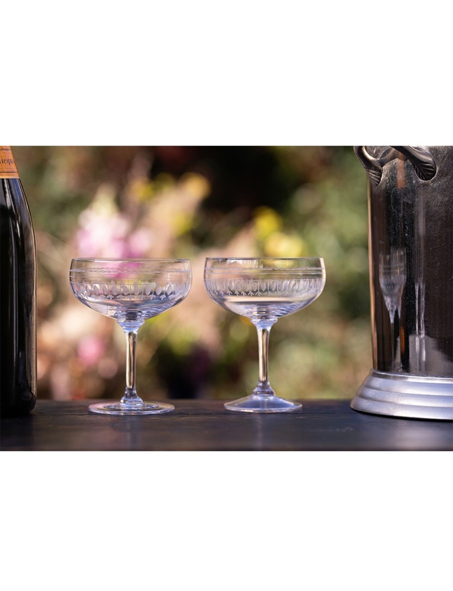 Four Cocktail Glasses With Ovals Design New