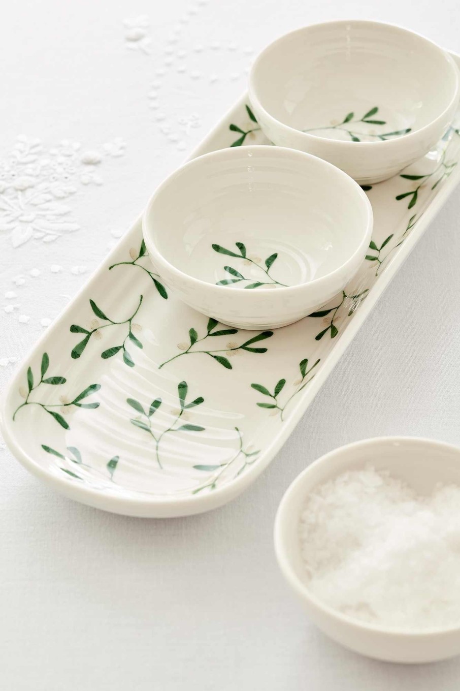 Amor Porcelain Three Bowls And Tray Set Online